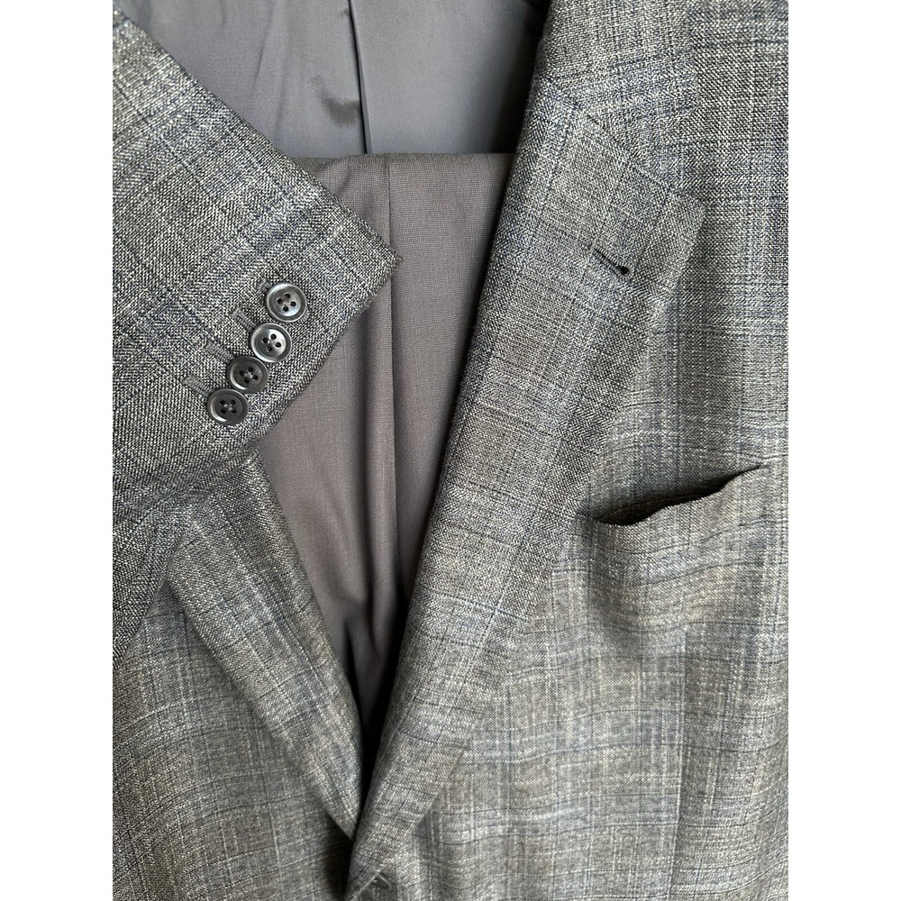 ARMANI  COLLEZIONI SU MISURA men's 2 piece suit.  Size  48L.      (s159) - Picture 4 of 16